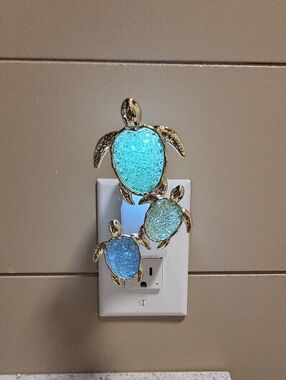 Bath & Body Works Turtle Wall Flower Nightlight with Aqua, Teal, and Blue